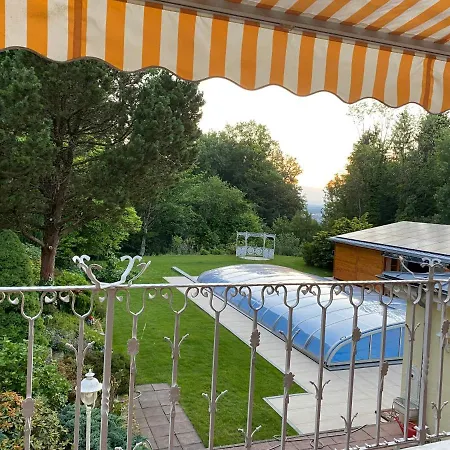 Ein Und Ein Komfortzimmer In Malsch, Zwischen Karlsruhe, Rastatt Und Baden-baden
