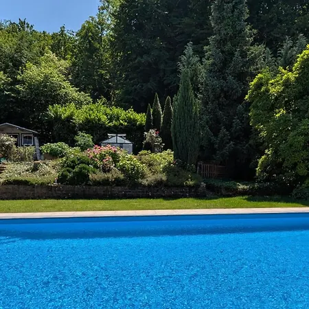 Ein Und Ein Komfortzimmer In Malsch, Zwischen Karlsruhe, Rastatt Und Baden-baden *